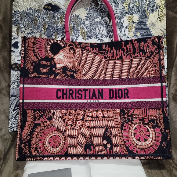 Dior Book Tote Canvas Embroidered Animals Tiger  Deep Blue Fuchsia Large Size - Picture 4 of 17